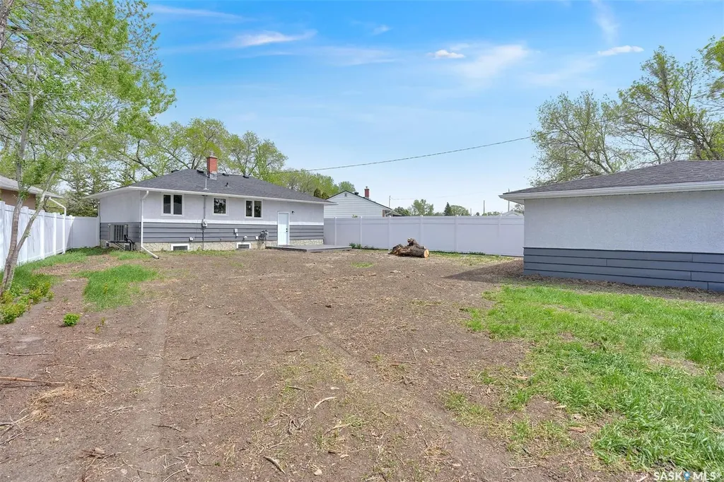 654 Aberdeen Crescent Regina SK S4T 6A9