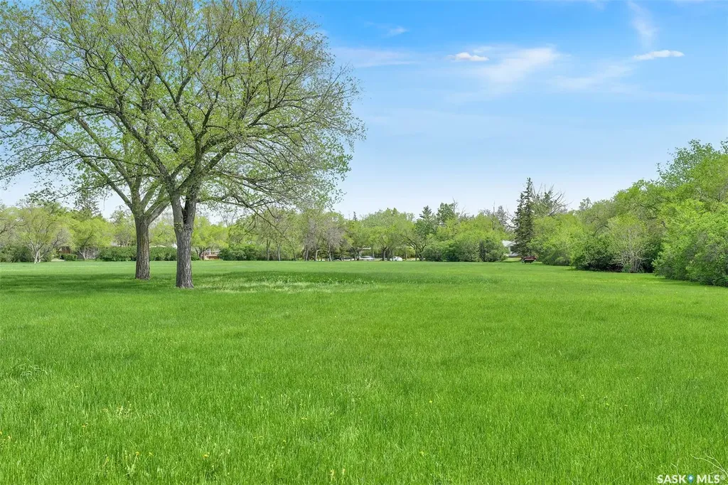 654 Aberdeen Crescent Regina SK S4T 6A9