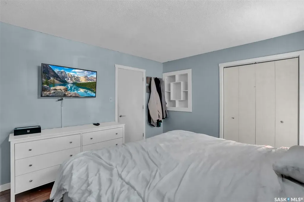 33 Bauermeister Street Regina SK S4R 5N3