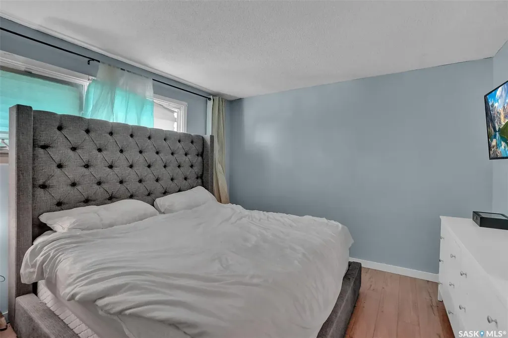33 Bauermeister Street Regina SK S4R 5N3