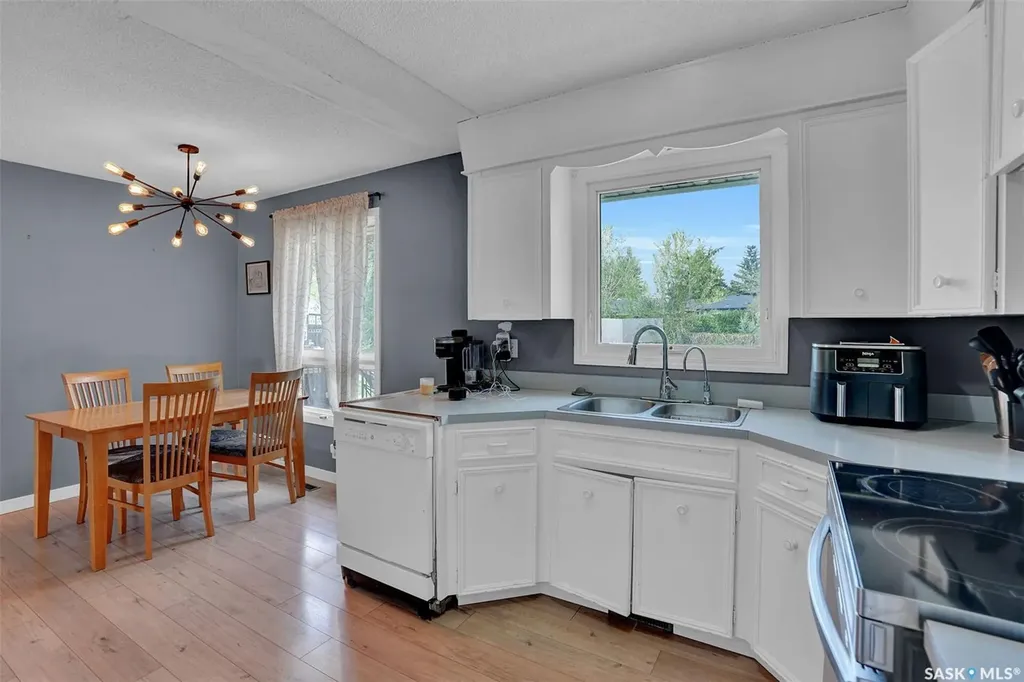 33 Bauermeister Street Regina SK S4R 5N3