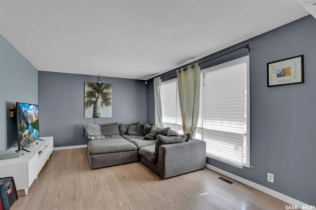 33 Bauermeister Street Regina SK S4R 5N3