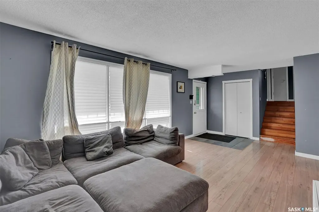 33 Bauermeister Street Regina SK S4R 5N3