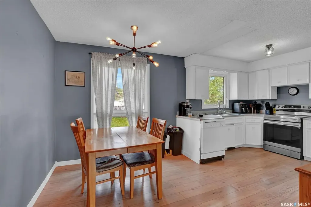 33 Bauermeister Street Regina SK S4R 5N3