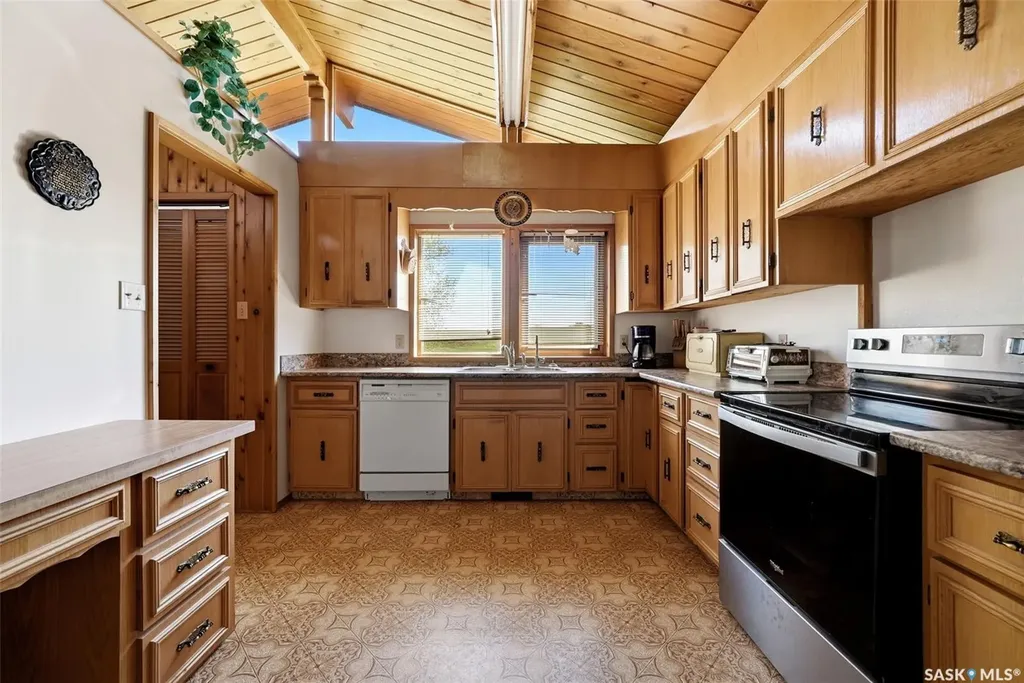 45 Miller Crescent E Lumsden SK S0G 3C0