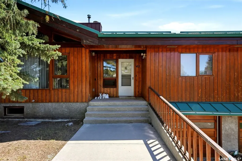 45 Miller Crescent E Lumsden SK S0G 3C0