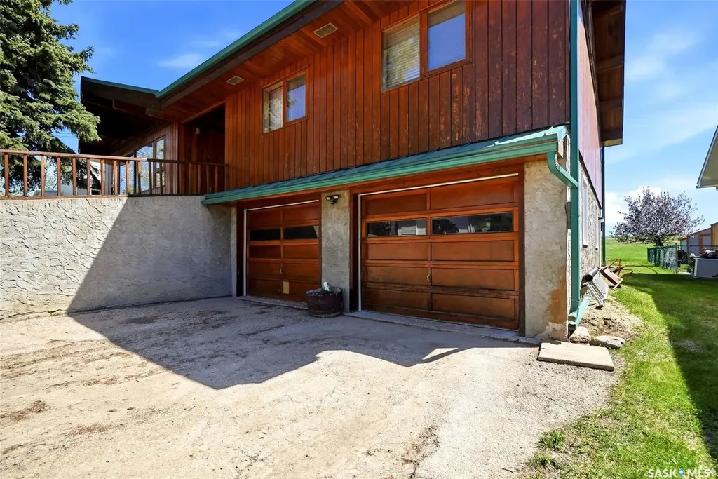 45 Miller Crescent E Lumsden SK S0G 3C0