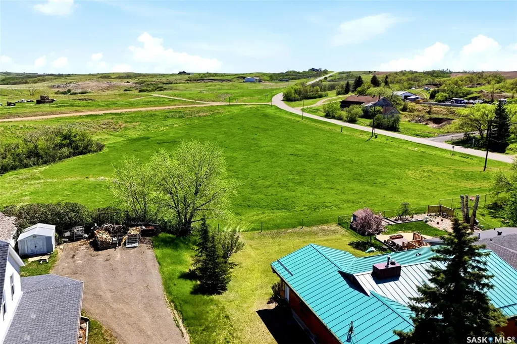 45 Miller Crescent E Lumsden SK S0G 3C0