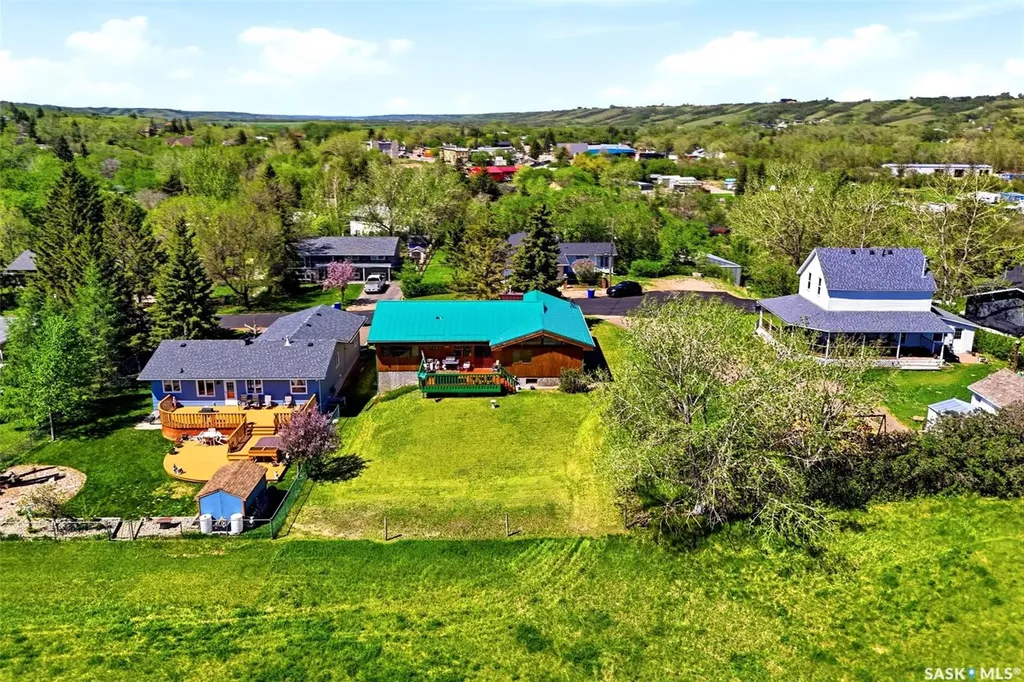 45 Miller Crescent E Lumsden SK S0G 3C0