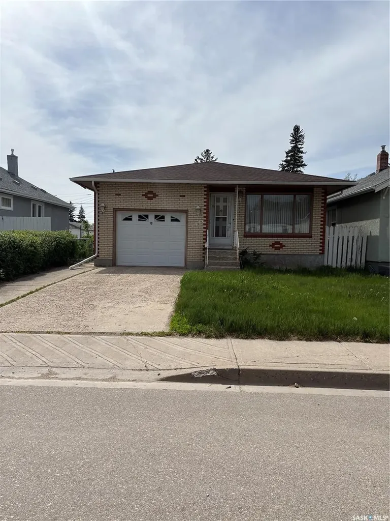 1058 Montague Street Regina SK S4T 3H5