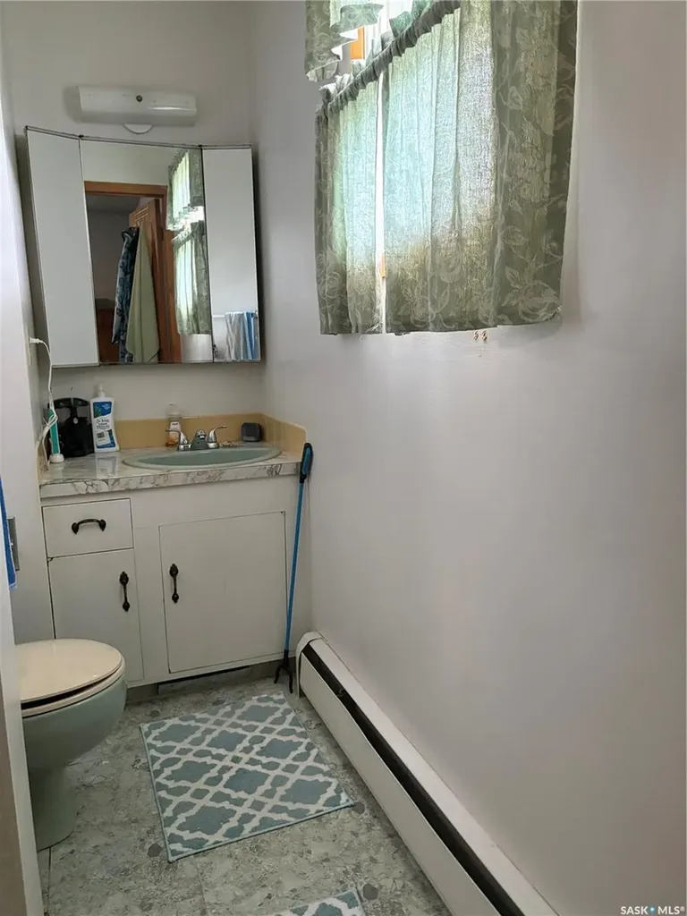 1058 Montague Street Regina SK S4T 3H5