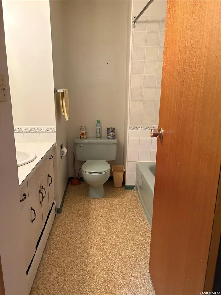 1058 Montague Street Regina SK S4T 3H5