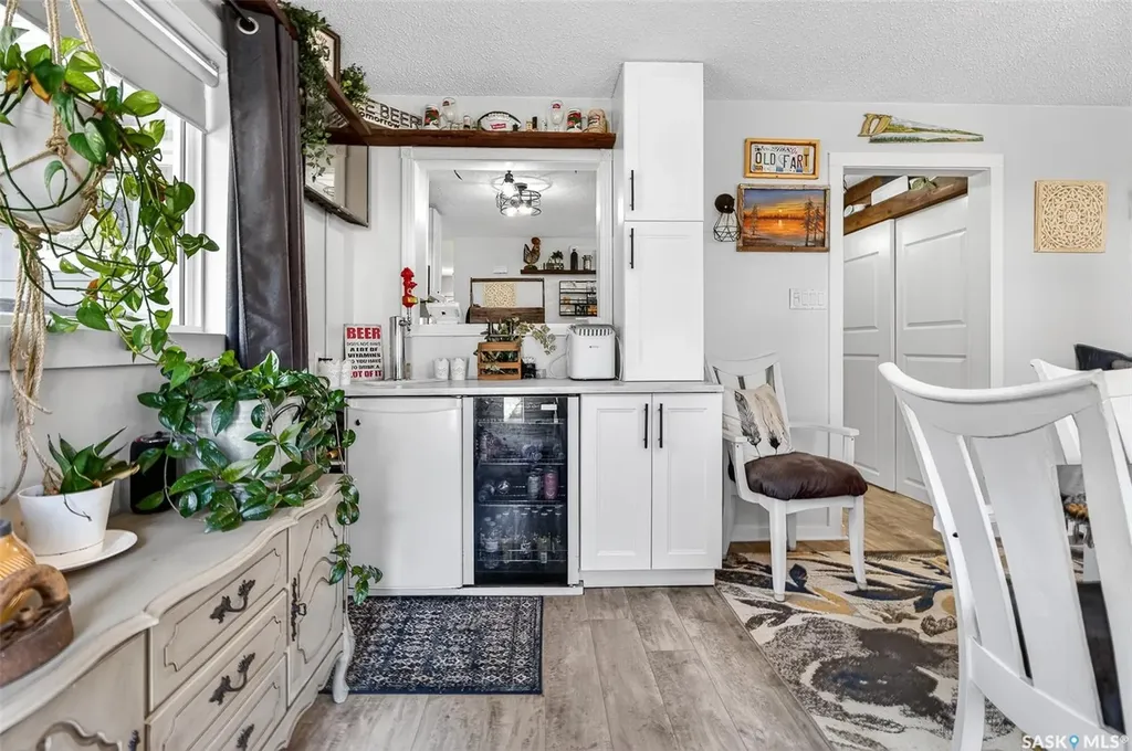 838 Ominica Street W Moose Jaw SK S6H 1Y5