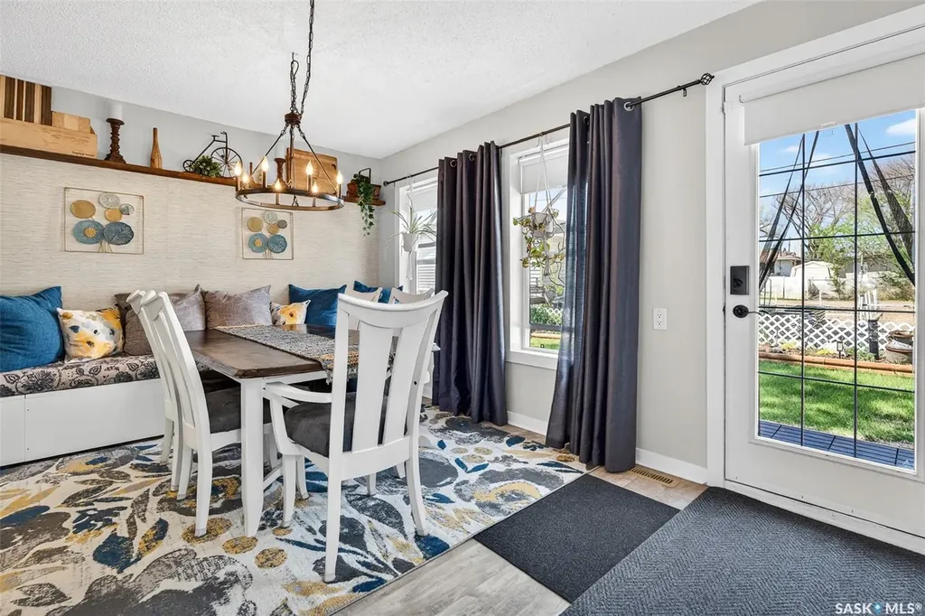 838 Ominica Street W Moose Jaw SK S6H 1Y5