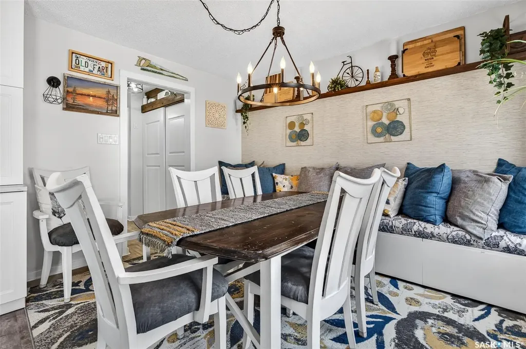 838 Ominica Street W Moose Jaw SK S6H 1Y5