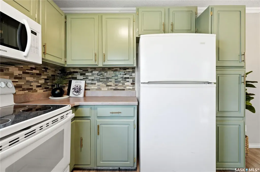 118 Laurentian Drive Saskatoon SK S7H 4M2