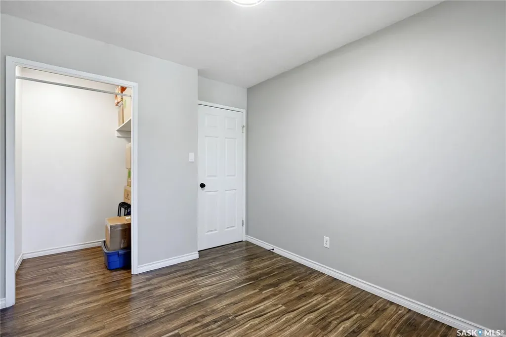 118 Laurentian Drive Saskatoon SK S7H 4M2