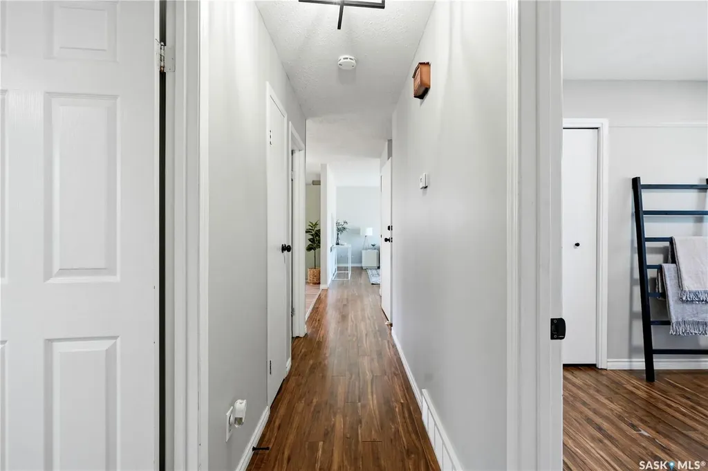 118 Laurentian Drive Saskatoon SK S7H 4M2