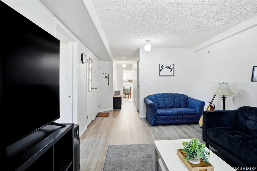 118 Laurentian Drive Saskatoon SK S7H 4M2