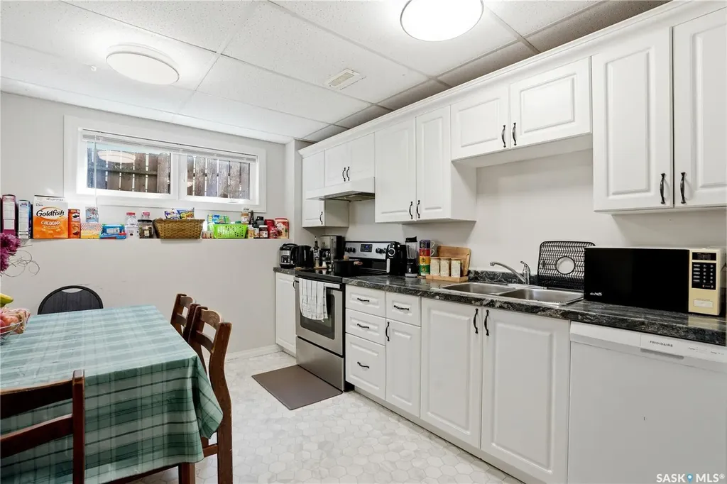 118 Laurentian Drive Saskatoon SK S7H 4M2