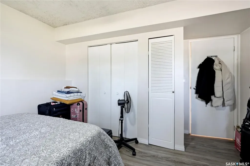 118 Laurentian Drive Saskatoon SK S7H 4M2