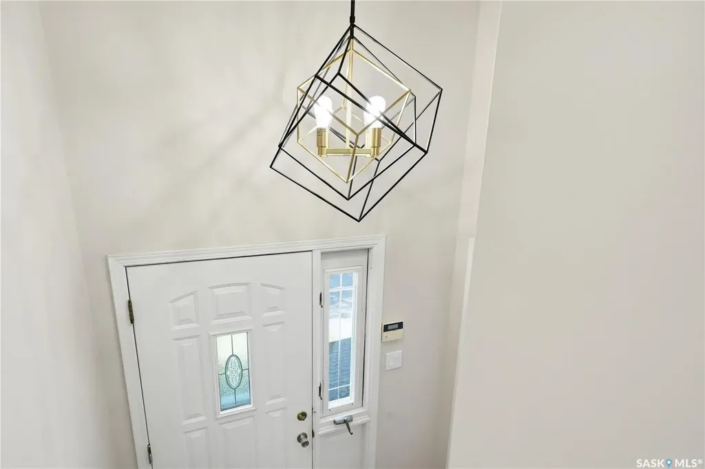 118 Laurentian Drive Saskatoon SK S7H 4M2