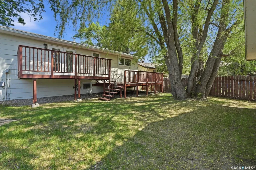 118 Laurentian Drive Saskatoon SK S7H 4M2