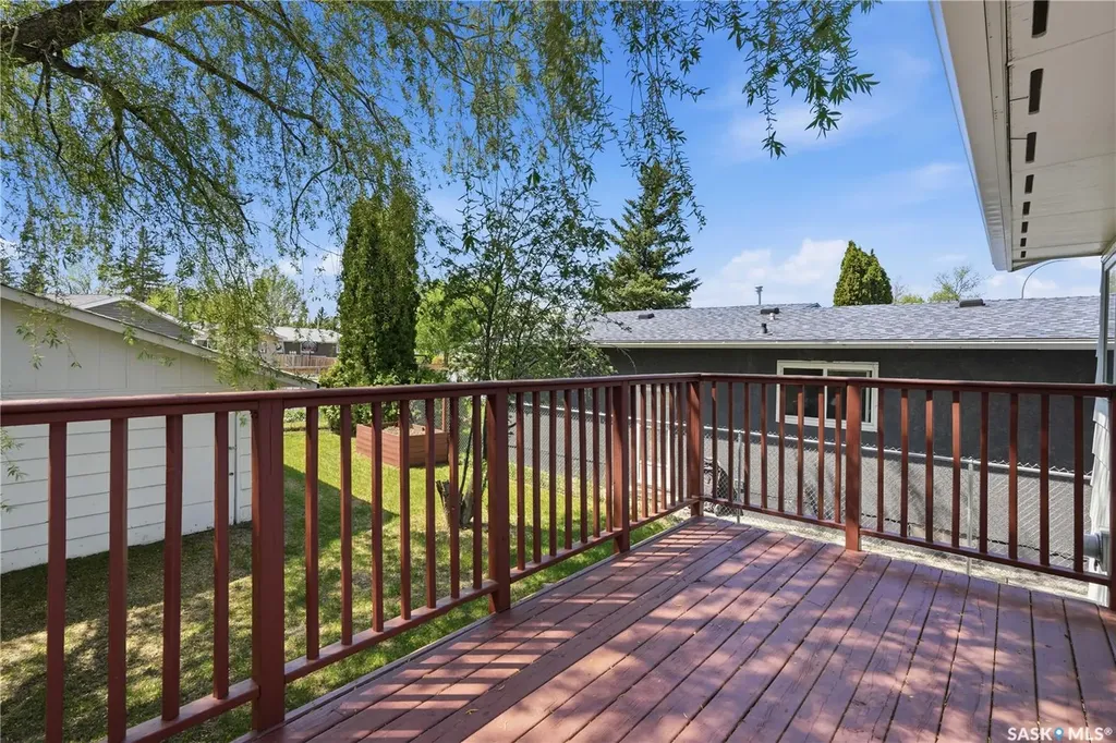 118 Laurentian Drive Saskatoon SK S7H 4M2