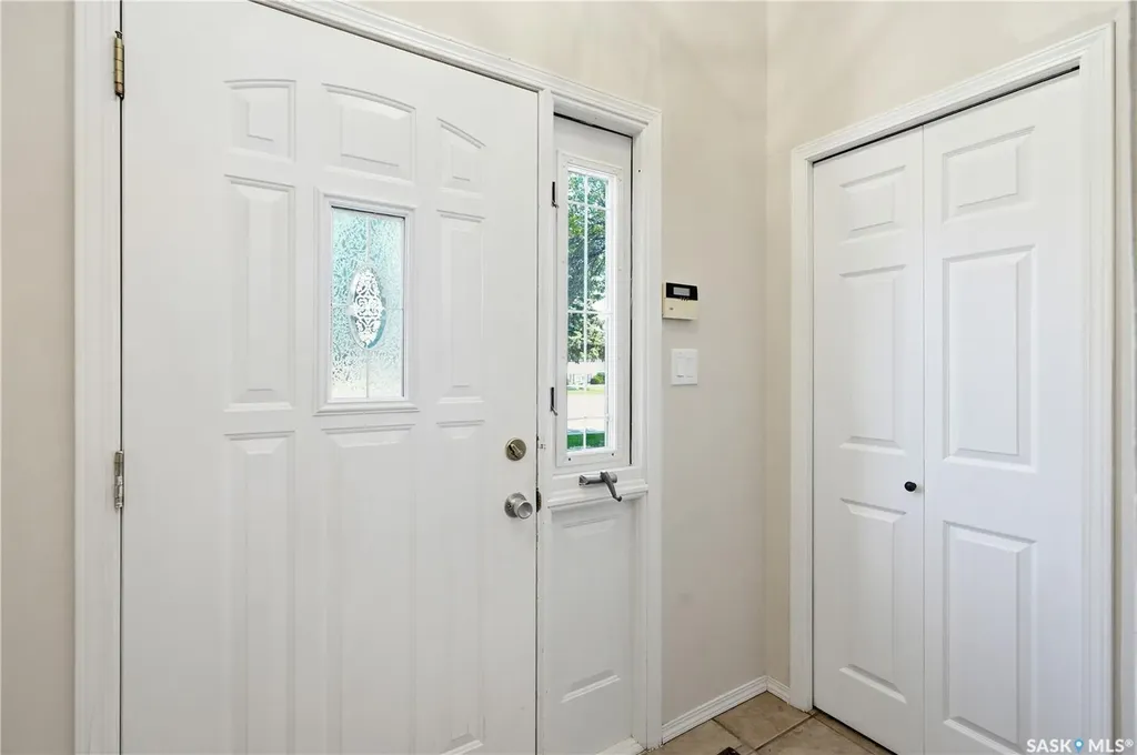 118 Laurentian Drive Saskatoon SK S7H 4M2