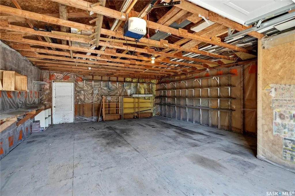 118 Laurentian Drive Saskatoon SK S7H 4M2