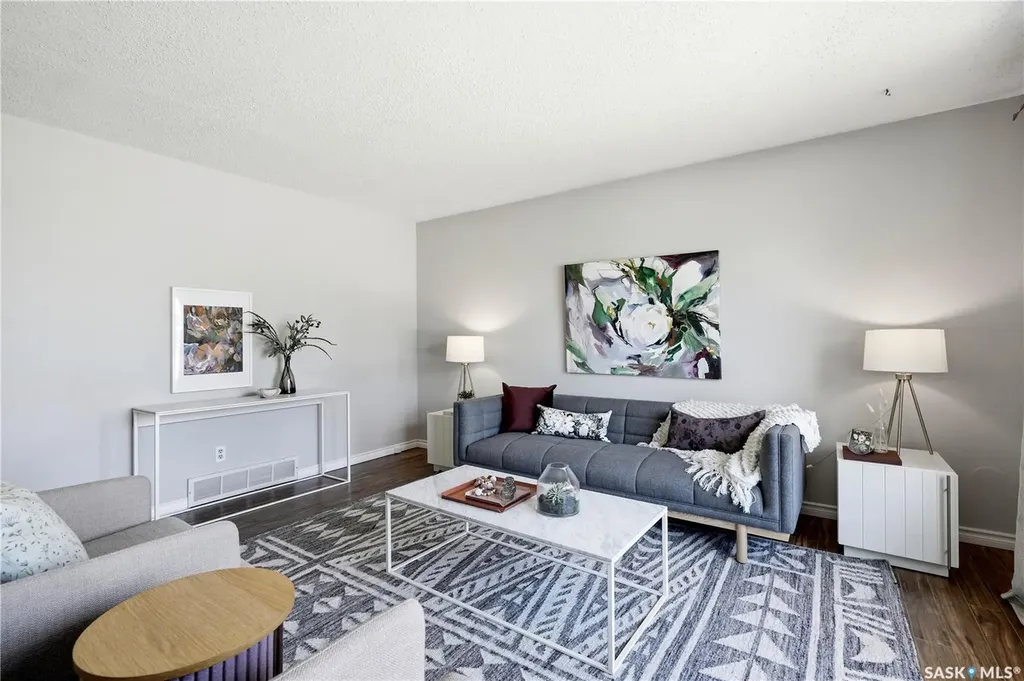 118 Laurentian Drive Saskatoon SK S7H 4M2