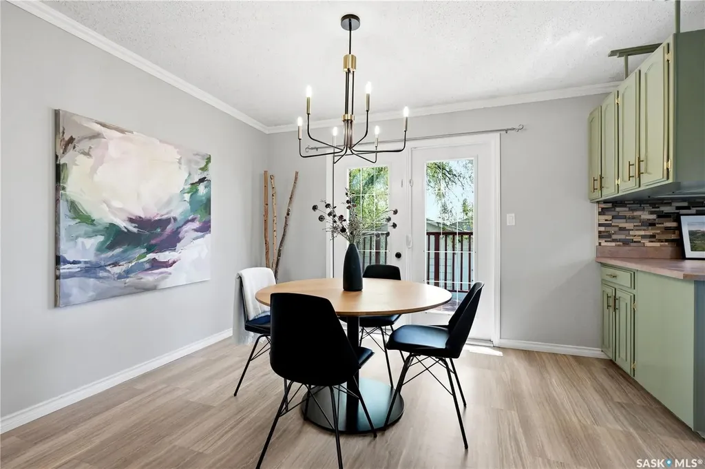 118 Laurentian Drive Saskatoon SK S7H 4M2