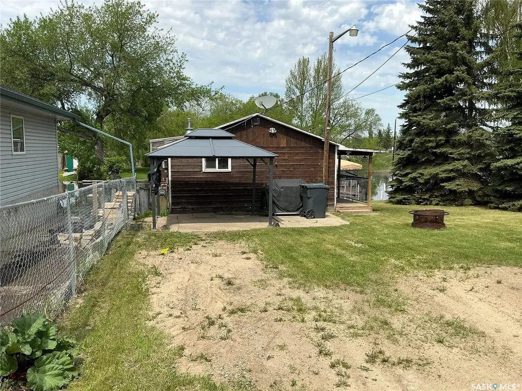9102 Hunts Cove Crescent Cochin SK S0M 0L0