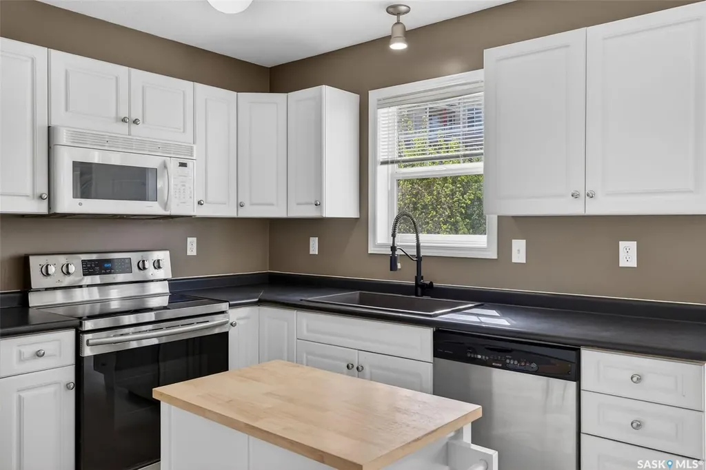 203 Herold Terrace Saskatoon SK S7V 1H8
