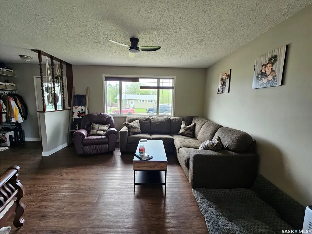 381 5th Avenue W Unity SK S0K 4L0