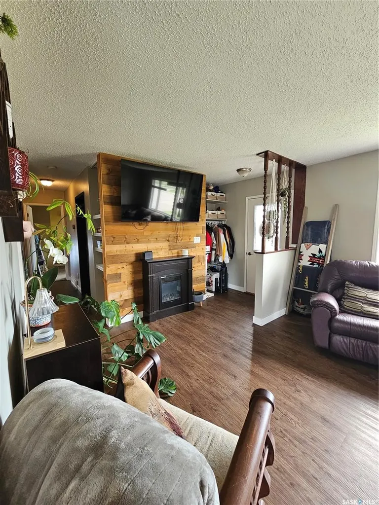 381 5th Avenue W Unity SK S0K 4L0