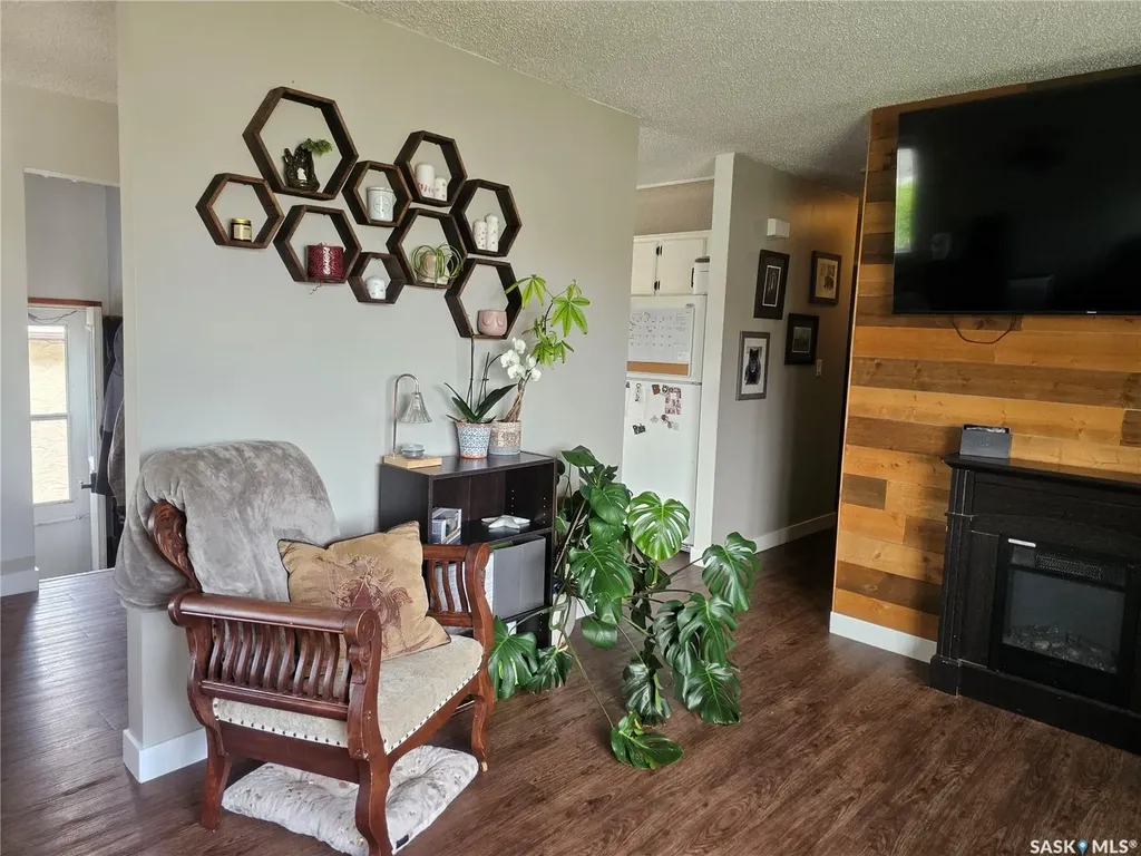 381 5th Avenue W Unity SK S0K 4L0
