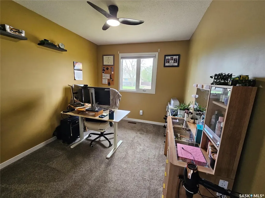 381 5th Avenue W Unity SK S0K 4L0