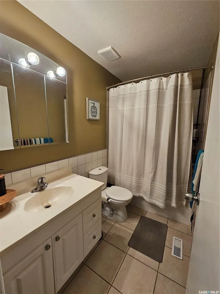 381 5th Avenue W Unity SK S0K 4L0