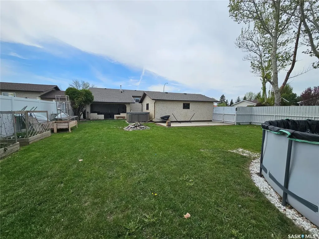 381 5th Avenue W Unity SK S0K 4L0