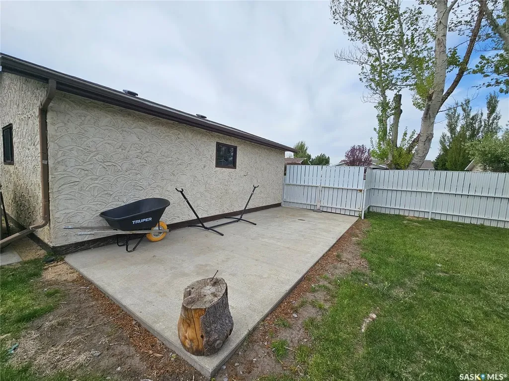 381 5th Avenue W Unity SK S0K 4L0