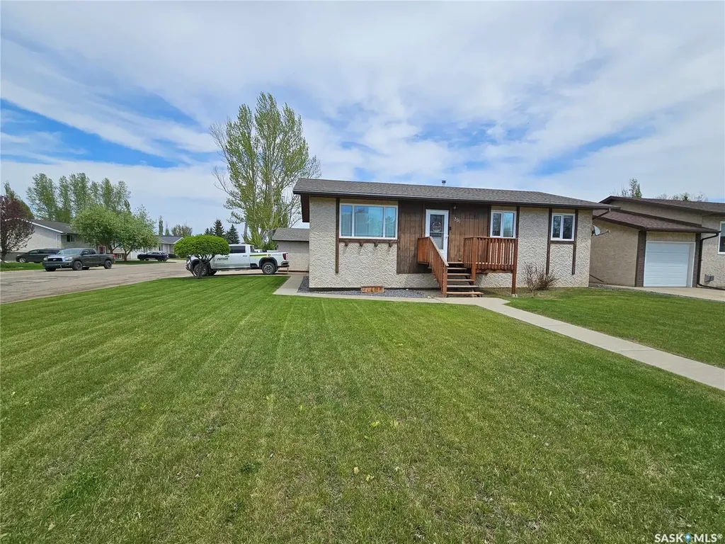 381 5th Avenue W Unity SK S0K 4L0