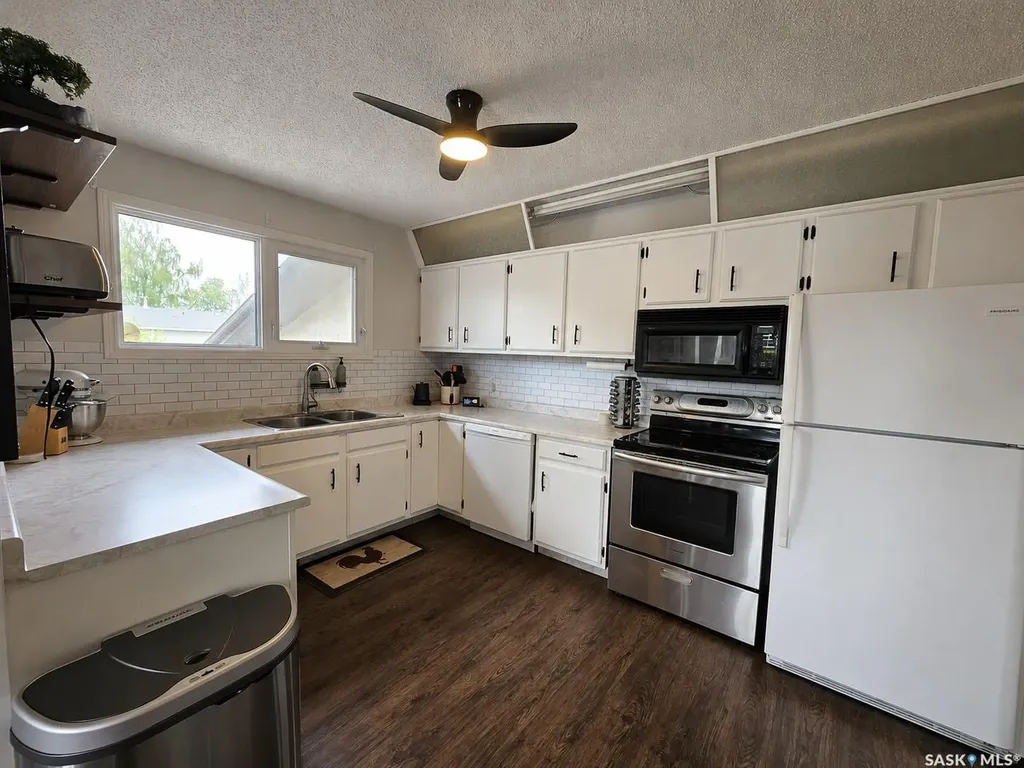 381 5th Avenue W Unity SK S0K 4L0