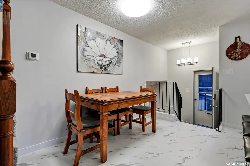 171 Coldspring Crescent Saskatoon SK S7J 3M3