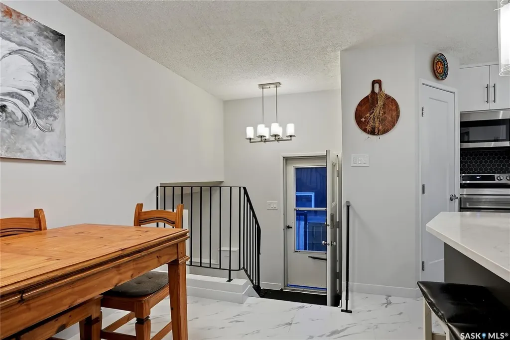 171 Coldspring Crescent Saskatoon SK S7J 3M3
