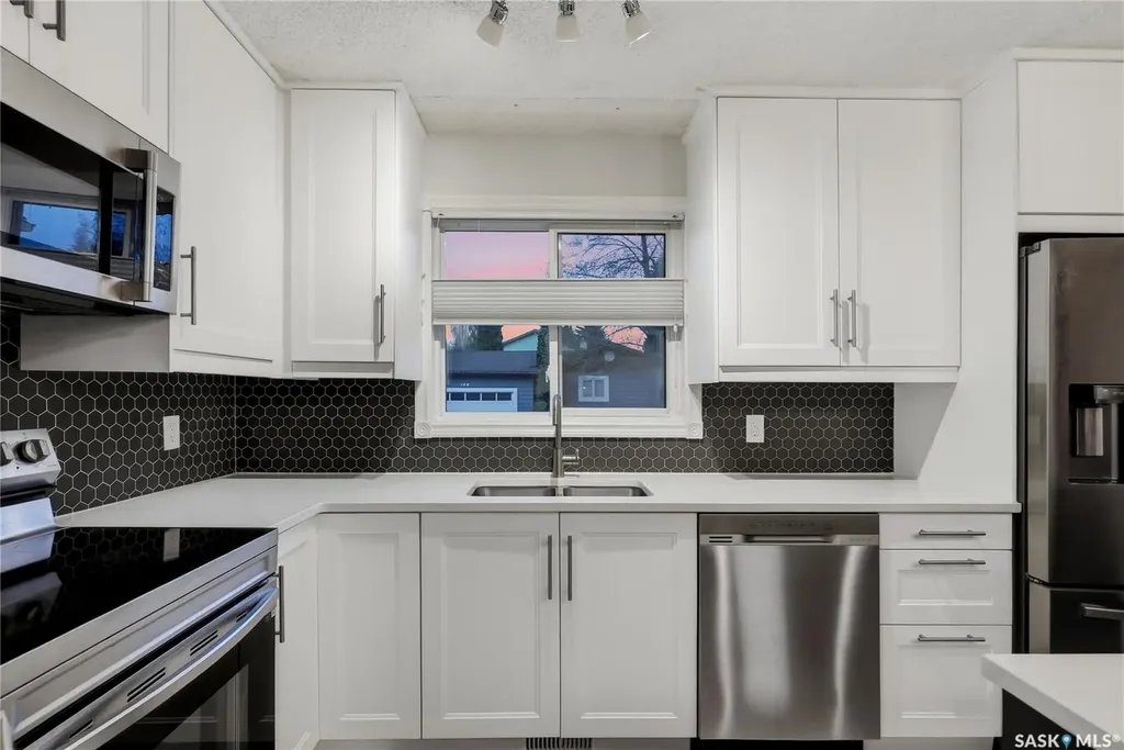 171 Coldspring Crescent Saskatoon SK S7J 3M3