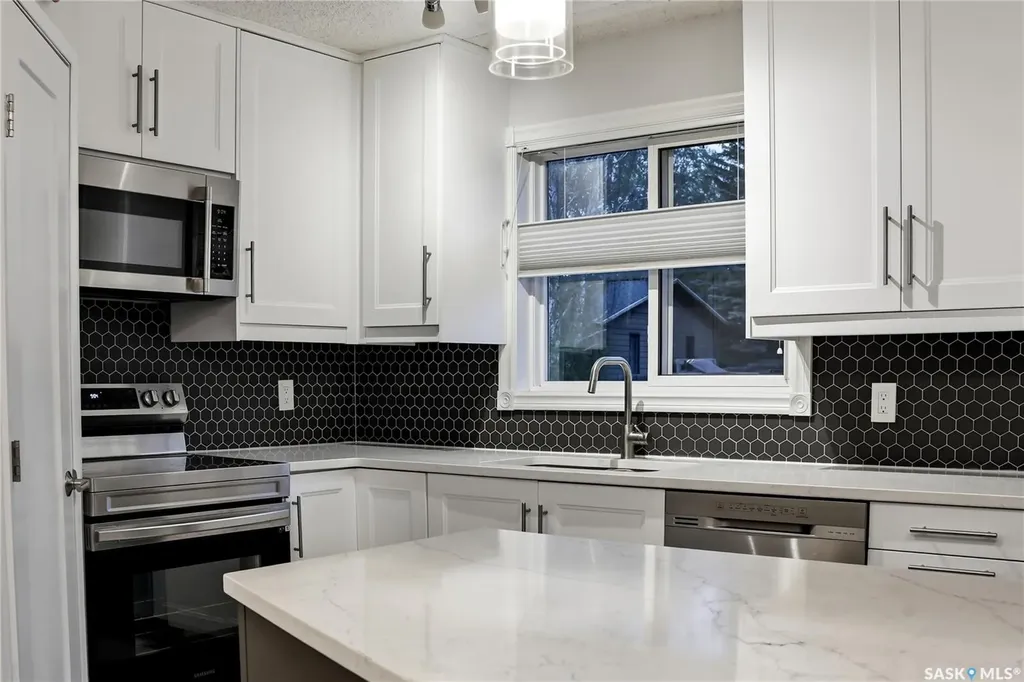 171 Coldspring Crescent Saskatoon SK S7J 3M3