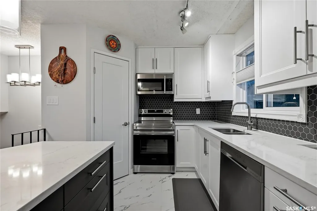 171 Coldspring Crescent Saskatoon SK S7J 3M3