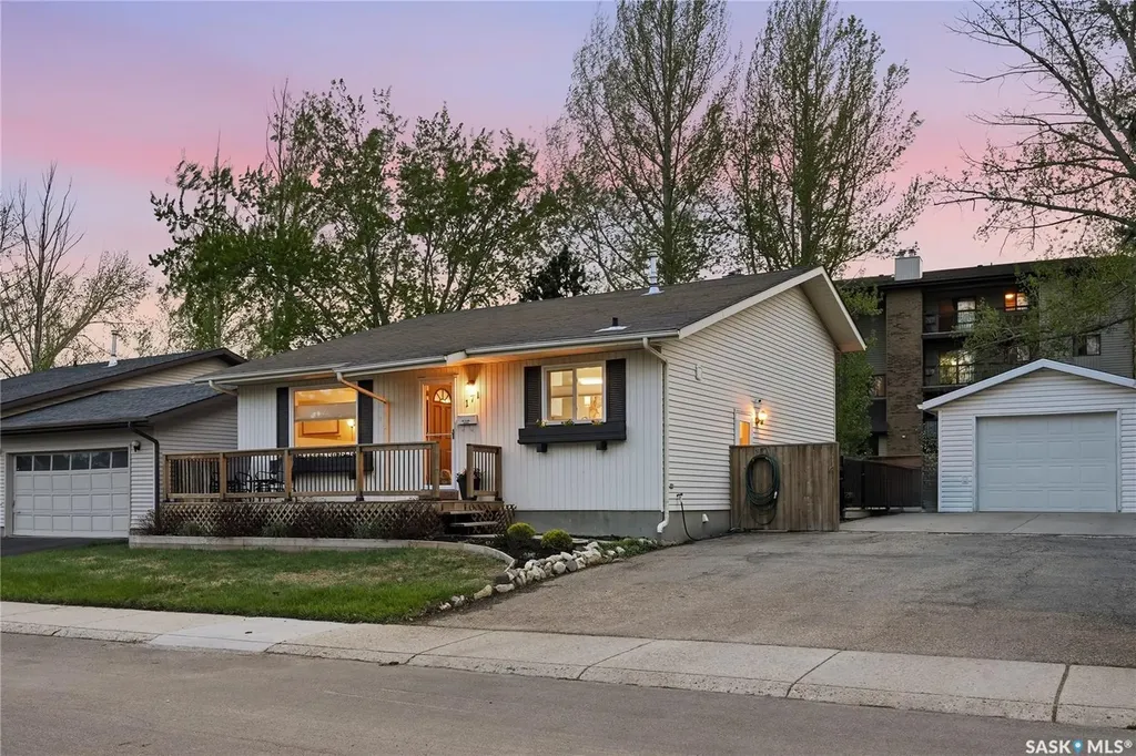 171 Coldspring Crescent Saskatoon SK S7J 3M3