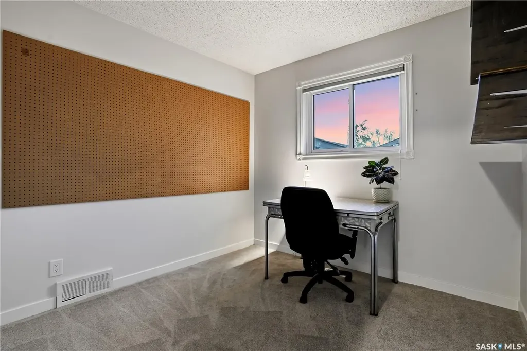 171 Coldspring Crescent Saskatoon SK S7J 3M3
